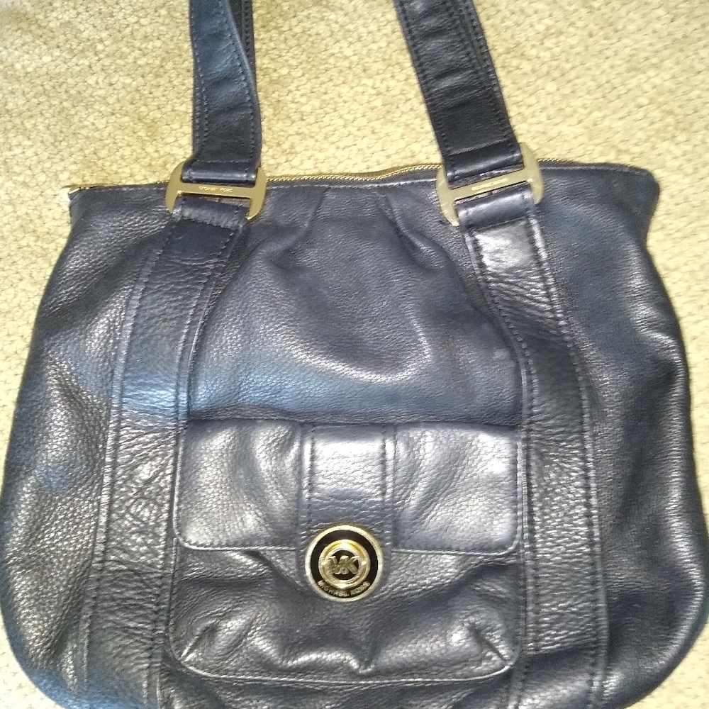 Stunning michael Kors black pebble leather handbag